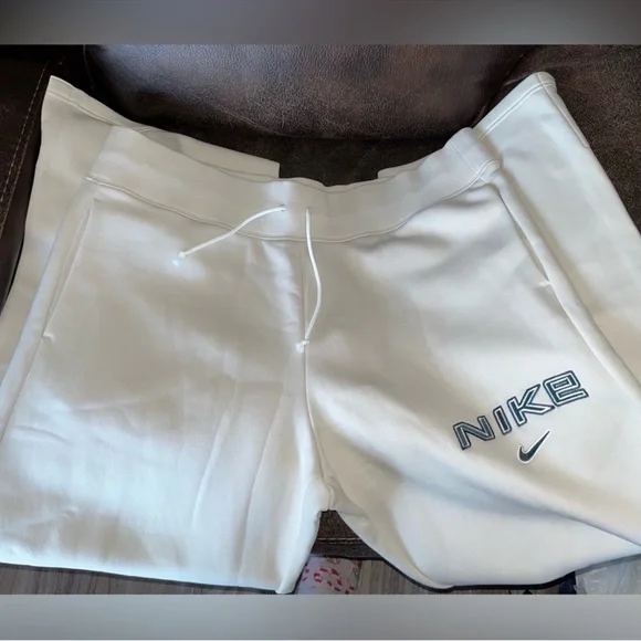 Nike Cream Full-Length Sweatpants - Picture 4 of 5
